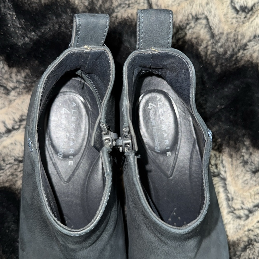 ALEX MARIE Wedge Ankle Boots — 4 Feature Technology — 7.5 - Picture 7 of 9